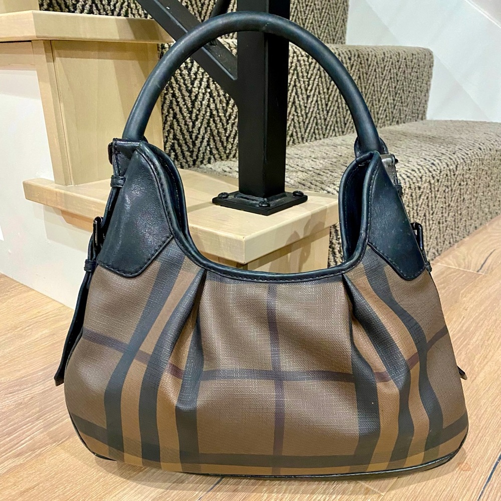 BURBERRY shoulder bag, authentic with dust bag